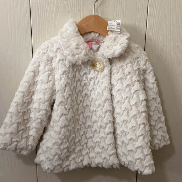 The Children’s Place Off-White Faux Fur Coat and Hat - Picture 1 of 9